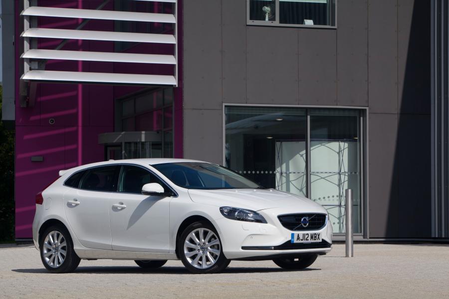  Volvo V40 2012 года  (фото 32 из 183)